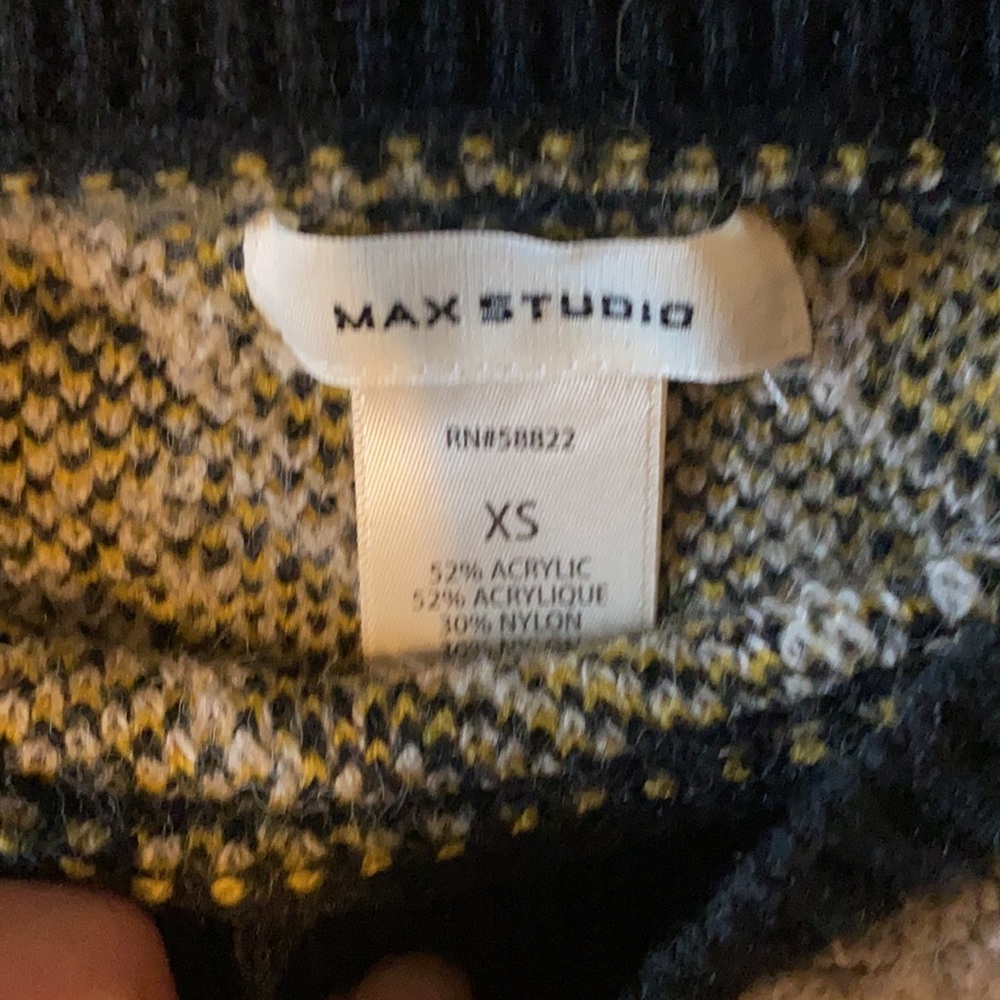 Max Studio Patterned Cropped Sweater - image 4